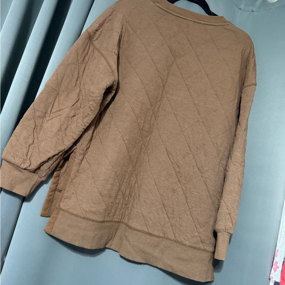 Old Navy Light Brown Crewneck Sweater with Relaxed Fit and Long Sleeves - Picture 4 of 4